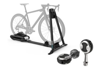 Kickr Rollr SmarTrainer + Pédales Powrlink Zero Left Side